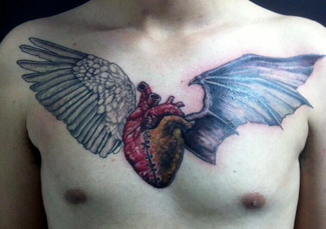 Tatuagem autoral exclusiva com linhas precisas feita no estúdio Lasombra Tattoo em Contagem.